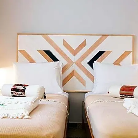 Pom Alacati Boutique Hotell